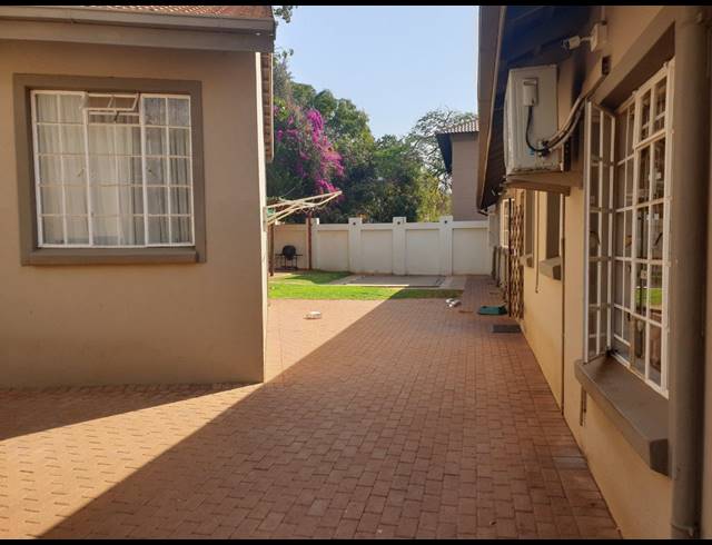 4 BEDROOM HOUSE SOLD IN FLORAUNA